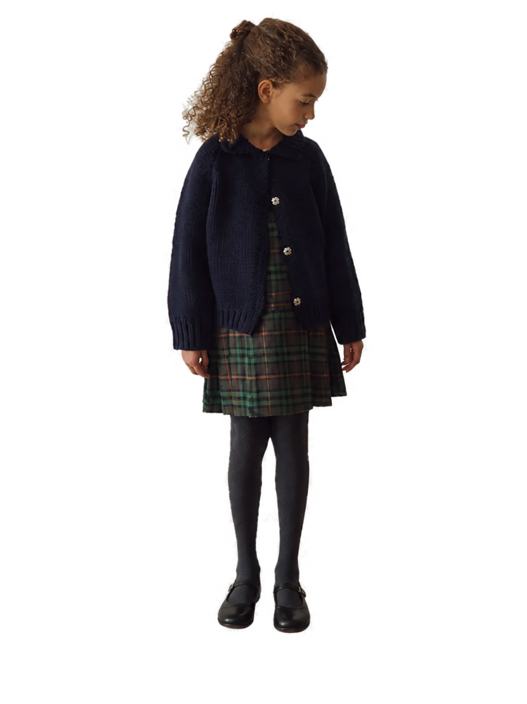 Girl dressed and waiting to visit SAÉROU